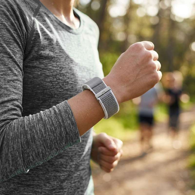 SPOTT-GR Titmo Loop i-110 - Fitness Band με Αδιαβροχοποίηση IP68 και Έξυπνους Μετρητές σε Ασημί Χρώμα